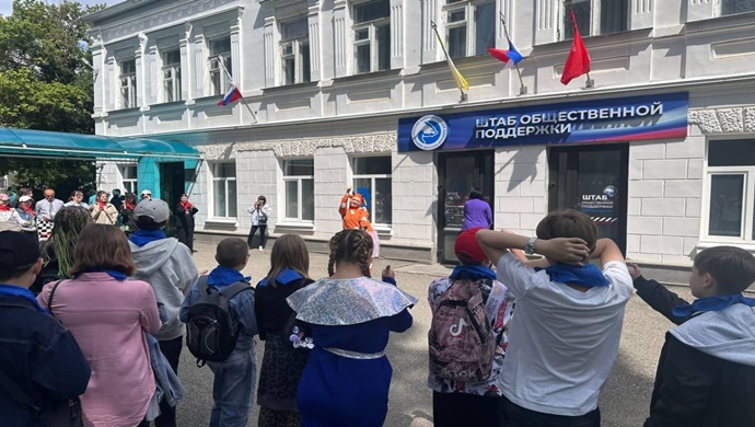 Stavropol’deki Birleşik Rusya Kamu Destek Merkezi, çocuklar için bir eğlence programı hazırladı