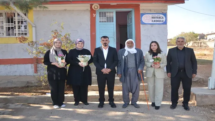 Tahir Elmaoğlu’ndan 24 Kasım Öğretmenler Günü’nde Anlamlı Ziyaret