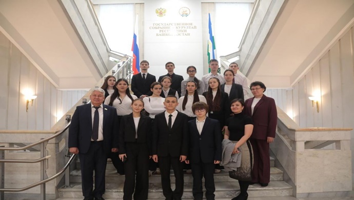Birleşik Rusya, Başkurdistan Devlet Meclisi’ne okul çocukları için gezi düzenledi