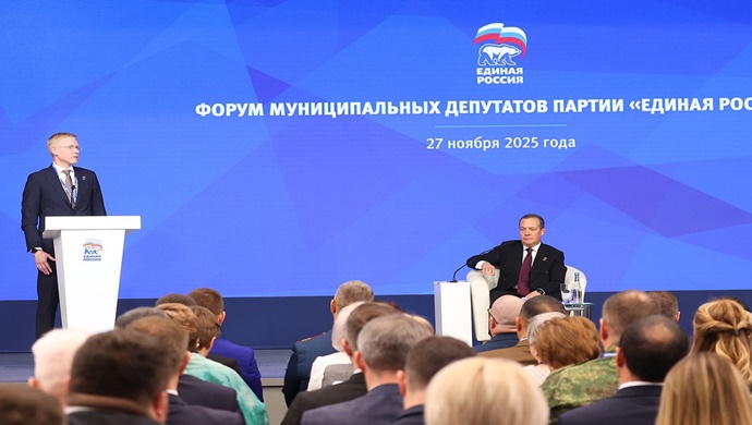 Дмитрий Медведев поддержал инициативу по созданию в регионах координационных депутатских групп