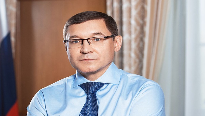 Vladimir Yakushev: Birleşik Rusya, öğrencileri ülkenin kalkınmasında hayati bir güç olarak görüyor