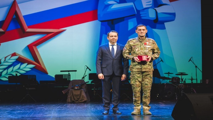 Автопробеги, концерты и поздравления ветеранов: «Единая Россия» организовала праздничные акции в честь Дня защитника Отечества по всей стране