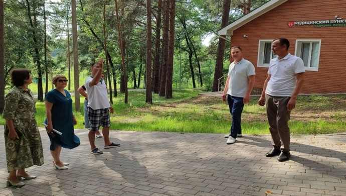 Активисты «Единой России» проинспектировали работу летних лагерей в Татарстане